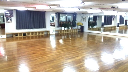 沖縄社交ダンス練習場 はまこダンスレッスンルーム